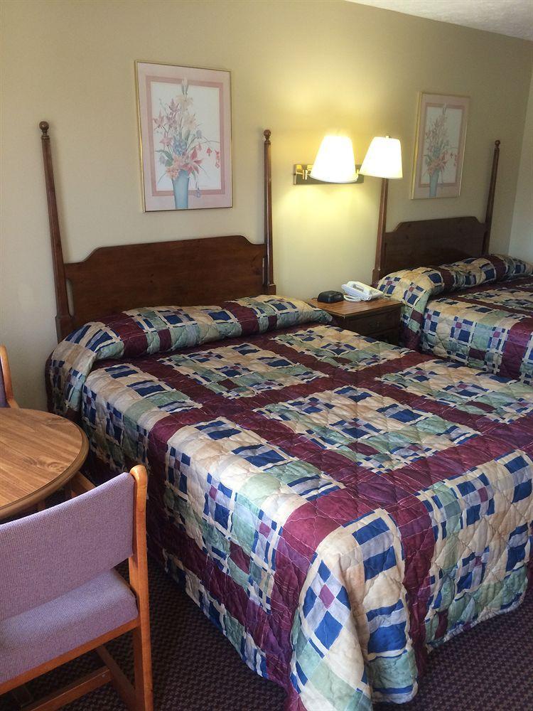 Mcclellan Inn Anniston Extérieur photo