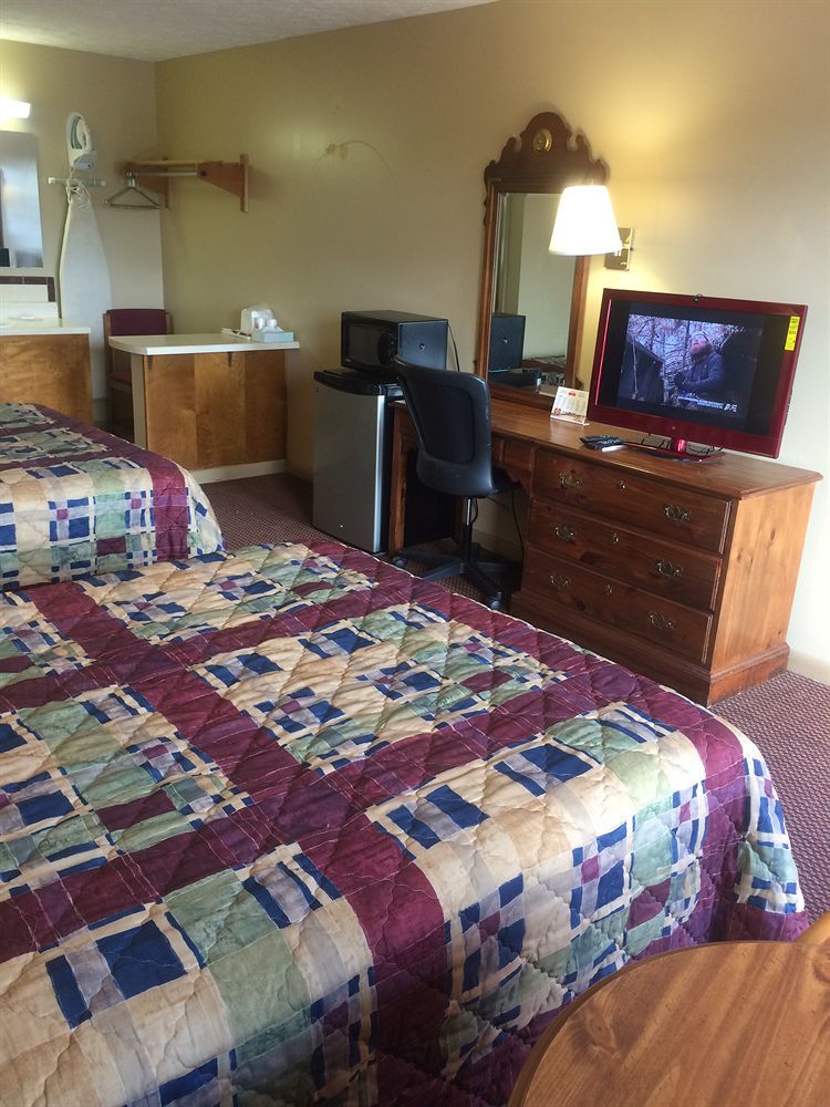 Mcclellan Inn Anniston Extérieur photo