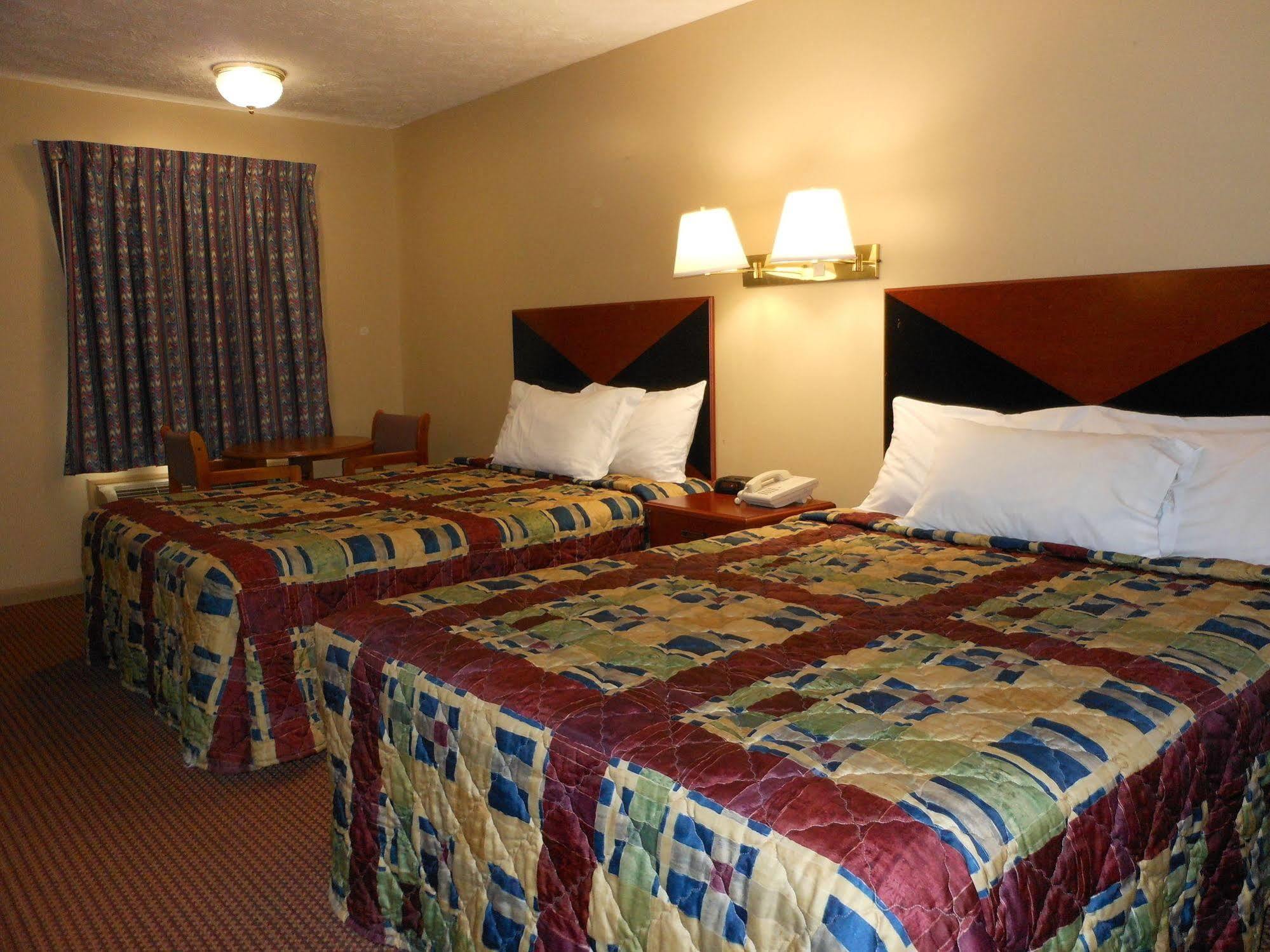 Mcclellan Inn Anniston Extérieur photo
